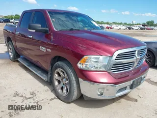 2017 Ram 1500 Lone Star Silver z VIN 1C6RR6LT4HS514043, wystawiony jako IAAI lot #42208559 z przebiegiem 128 919 mil mil oraz . Historia ofert i sprzedaży dostępna na DreamBid. Obrazek 1.
