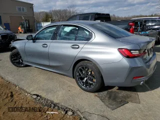 2025 BMW 3 Series 330i xDrive with VIN 3MW89CW01S8F01583, listed as a Copart auction lot 88934895 with 4,134 mi miles and Clean Title. Bid and sale history available at carsss.com. Image 2.