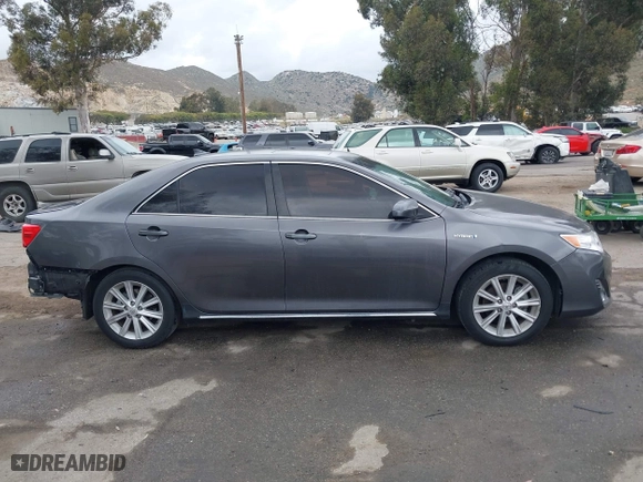 2013 Toyota Camry Hybrid LE with VIN 4T1BD1FK1DU091687, listed as a IAAI auction lot 42046450 with 211,895 mi miles. Bid and sale history available at carsss.com. Image 14.
