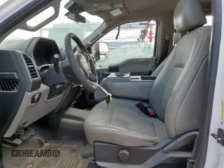 2020 Ford F-350 XL z VIN 1FT8W3DTXLEE25949, wystawiony jako Copart lot #57094825 z przebiegiem 391 226 mil mil oraz Czysty tytuł • Clean title. Historia ofert i sprzedaży dostępna na DreamBid. Obrazek 7.
