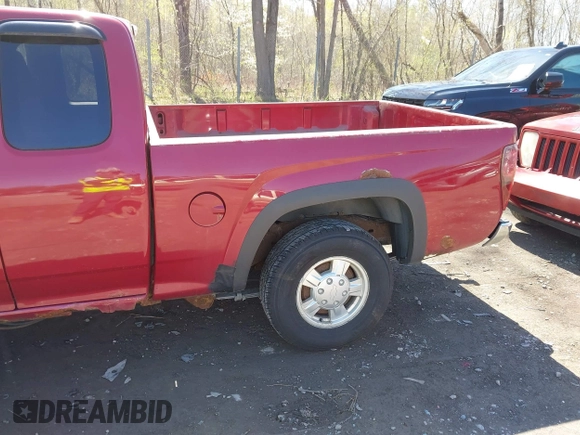 2005 Chevrolet Colorado LS Z71 with VIN 1GCDT196058222276, listed as a IAAI auction lot 42136363 with 999,999 mi miles. Bid and sale history available at carsss.com. Image 6.