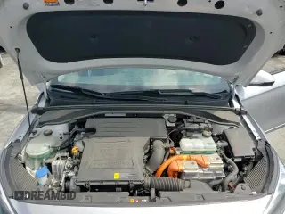 2020 Hyundai Ioniq SE z VIN KMHC65LDXLU211156, wystawiony jako Copart lot #63587145 z przebiegiem 40 361 mil mil oraz Szkoda całkowita • Salvage title. Historia ofert i sprzedaży dostępna na DreamBid. Obrazek 13.