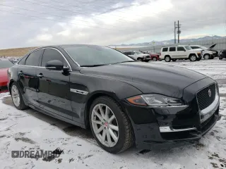 2019 Jaguar XJ with VIN SAJWJ1CD7K8W19566, listed as a Copart auction lot 43150345 with 29,020 mi miles and Salvage Title. Bid and sale history available at carsss.com. Image 4.