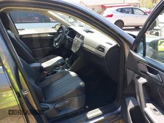 2022 Volkswagen Tiguan SE with VIN 3VV2B7AXXNM019538, listed as a IAAI auction lot 42109211 with 30,576 mi miles and . Bid and sale history available at DreamBid. Image 5.
