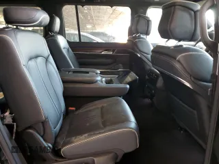 2023 Jeep Grand Wagoneer Series II с VIN 1C4SJSFP7PS556908, выставлен на аукционе Copart как лот 58543354 с пробегом 8 221 миль миль и Чистый • Clean title. История ставок и продаж доступна на DreamBid. Изображение 11.