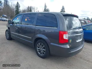 2015 Chrysler Town & Country S with VIN 2C4RC1HG3FR711213, listed as a IAAI auction lot 41830810 with 112,910 mi miles. Bid and sale history available at carsss.com. Image 3.