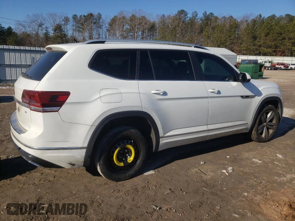 2018 Volkswagen Atlas SE with VIN 1V2FR2CA6JC584015, listed as a Copart auction lot 42130835 with 130,598 mi miles and Salvage title. Bid and sale history available at DreamBid. Image 3.