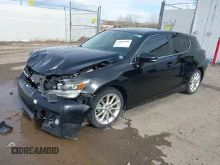 2013 Lexus CT 200h z VIN JTHKD5BH2D2131534, wystawiony jako IAAI lot #41859991 z przebiegiem 177 000 mil mil oraz . Historia ofert i sprzedaży dostępna na DreamBid. Obrazek 2.