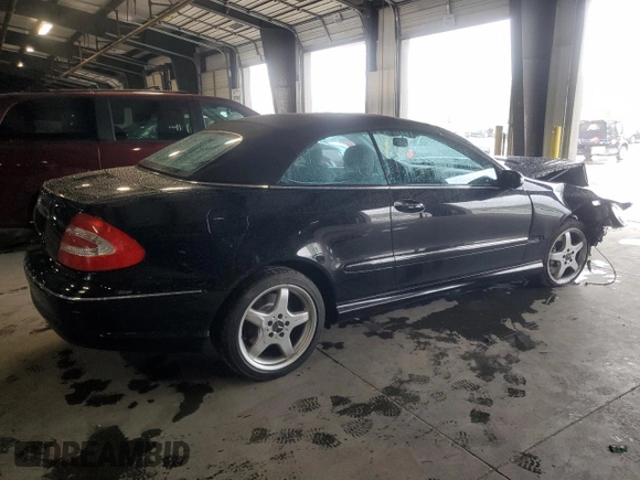 2004 Mercedes-Benz CLK 500 z VIN WDBTK75G34T031610, wystawiony jako Copart lot #73182024 z przebiegiem 107 955 mil mil oraz Szkoda całkowita • Salvage title. Historia ofert i sprzedaży dostępna na DreamBid. Obrazek 3.