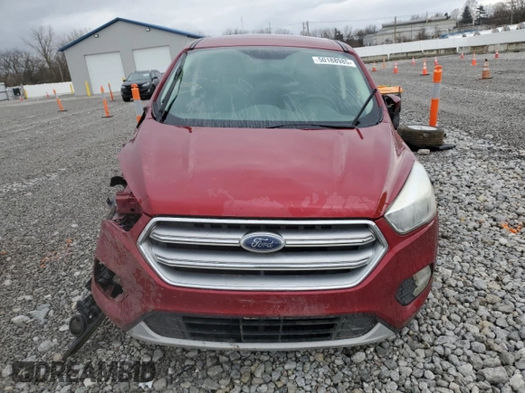 2017 Ford Escape SE z VIN 1FMCU9GD5HUC62126, wystawiony jako Copart lot #50188985 z przebiegiem 157 918 mil mil oraz Szkoda całkowita • Salvage title. Historia ofert i sprzedaży dostępna na DreamBid. Obrazek 5.