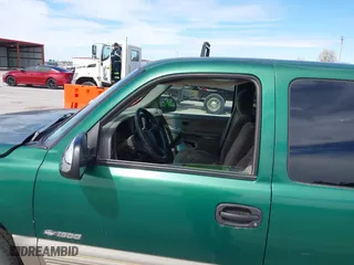 1999 Chevrolet Silverado 1500 LS with VIN 2GCEC19T5X1140995, listed as a IAAI auction lot 41879076 with 1 mi miles. Bid and sale history available at carsss.com. Image 6.