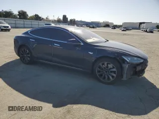 2013 Tesla Model S z VIN 5YJSA1CN8DFP05395, wystawiony jako Copart lot #51771645 z przebiegiem 111 851 mil mil oraz Szkoda całkowita • Salvage title. Historia ofert i sprzedaży dostępna na DreamBid. Obrazek 4.