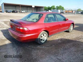 2000 Honda Accord SE z VIN JHMCG5671YC026240, wystawiony jako IAAI lot #41955934 z przebiegiem 269 599 mil mil oraz . Historia ofert i sprzedaży dostępna na DreamBid. Obrazek 4.