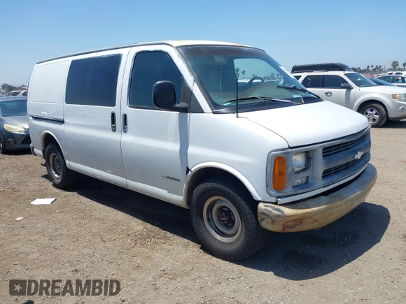 2002 Chevrolet City Express Cargo z VIN 1GCEG15W821225865, wystawiony jako IAAI lot #42343082 z przebiegiem 318 658 mil mil oraz . Historia ofert i sprzedaży dostępna na DreamBid. Obrazek 1.