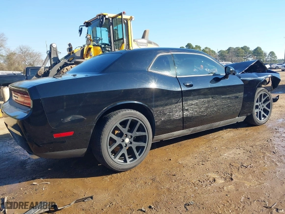 2013 Dodge Challenger SXT with VIN 2C3CDYAG5DH562557, listed as a IAAI auction lot 41694697 with 135,915 mi miles. Bid and sale history available at carsss.com. Image 4.