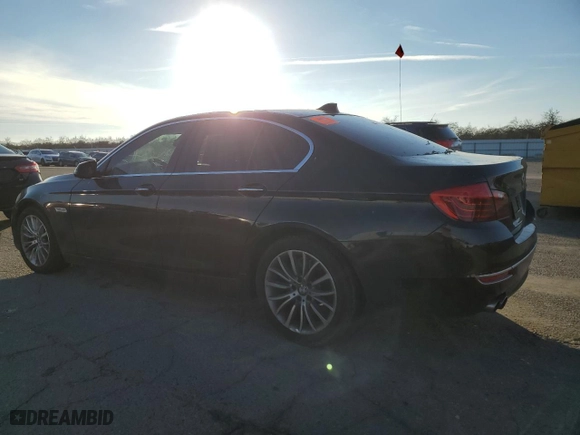 2016 BMW 5 Series 528i with VIN WBA5A5C58GG352443, listed as a Copart auction lot 87039994 with 83,333 mi miles and Salvage Title. Bid and sale history available at carsss.com. Image 2.