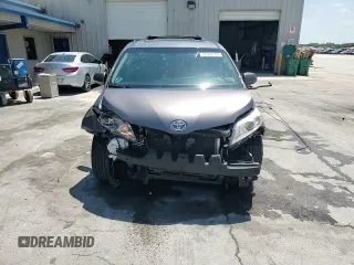 2017 Toyota Sienna XLE z VIN 5TDDZ3DC0HS188413, wystawiony jako Copart lot #53560135 z przebiegiem 187 950 mil mil oraz Szkoda całkowita • Salvage title. Historia ofert i sprzedaży dostępna na DreamBid. Obrazek 15.