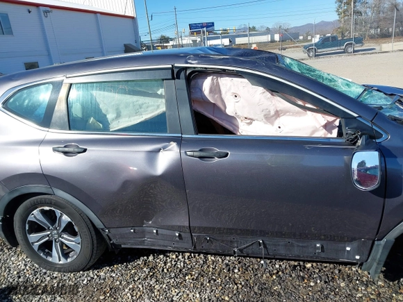 2017 Honda CR-V LX with VIN 7FARW5H32HE003355, listed as a IAAI auction lot 41365147 with 46,649 mi miles. Bid and sale history available at carsss.com. Image 12.