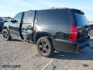 2008 Chevrolet Suburban LTZ with VIN 3GNFC16Y78G211215, listed as a IAAI auction lot 41250412 with 1 mi miles. Bid and sale history available at carsss.com. Image 3.