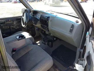 2000 Ford Ranger XL with VIN 1FTYR14C5YTB09793, listed as a IAAI auction lot 41939556 with 124,883 mi miles. Bid and sale history available at carsss.com. Image 5.