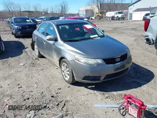 2010 Kia Forte EX z VIN KNAFU4A2XA5836941, wystawiony jako IAAI lot #41812507 z przebiegiem 186 638 mil mil oraz . Historia ofert i sprzedaży dostępna na DreamBid. Obrazek 1.