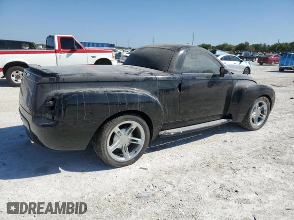 2005 Chevrolet SSR LS z VIN 1GCES14H45B115377, wystawiony jako Copart lot #48899155 z przebiegiem Nie podano mil oraz Szkoda całkowita • Salvage title. Historia ofert i sprzedaży dostępna na DreamBid. Obrazek 3.