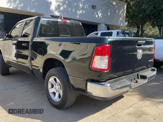 2019 Ram 1500 Tradesman z VIN 1C6SRFCT8KN585978, wystawiony jako Copart lot #78004934 z przebiegiem 102 838 mil mil oraz Czysty tytuł • Clean title. Historia ofert i sprzedaży dostępna na DreamBid. Obrazek 3.