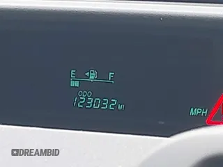 2005 Toyota Prius z VIN JTDKB20U257055663, wystawiony jako IAAI lot #41580381 z przebiegiem 123 032 mil mil oraz . Historia ofert i sprzedaży dostępna na DreamBid. Obrazek 7.
