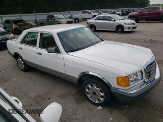 1985 Mercedes-Benz 380 z VIN WDBCA32C8FA127549, wystawiony jako Copart lot #54406985 z przebiegiem 167 688 mil mil oraz Szkoda całkowita • Salvage title. Historia ofert i sprzedaży dostępna na DreamBid. Obrazek 4.