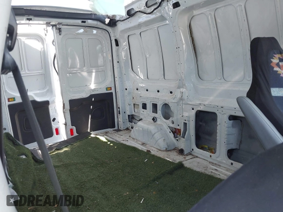2017 Ford Transit Cargo z VIN 1FTYE1CM2HKB56212, wystawiony jako IAAI lot #42102063 z przebiegiem 174 769 mil mil oraz . Historia ofert i sprzedaży dostępna na DreamBid. Obrazek 8.