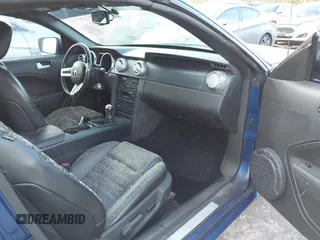2007 Ford Mustang GT Deluxe with VIN 1ZVHT85H075325586, listed as a IAAI auction lot 40581160 with Not Provided miles and . Bid and sale history available at carsss.com. Image 5.