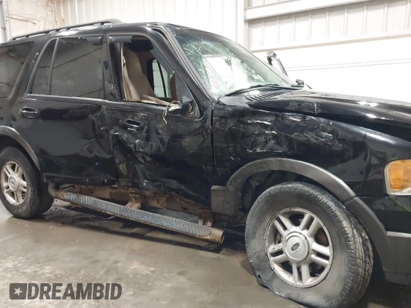 2005 Ford Expedition Special Service with VIN 1FMPU16515LA85217, listed as a IAAI auction lot 42238830 with 246,831 mi miles and . Bid and sale history available at DreamBid. Image 6.