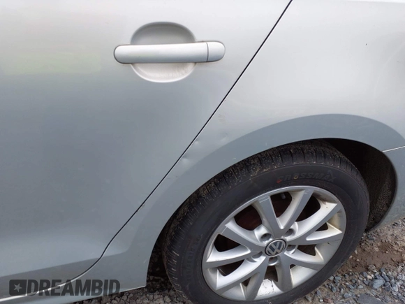 2011 Volkswagen Jetta SE with VIN 3VWDZ7AJ4BM387236, listed as a IAAI auction lot 41875995 with 202,028 mi miles and . Bid and sale history available at DreamBid. Image 13.