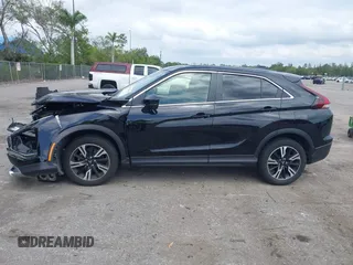 2023 Mitsubishi Eclipse Cross SE z VIN JA4ATWAA4PZ023125, wystawiony jako IAAI lot #42098853 z przebiegiem 15 511 mil mil oraz . Historia ofert i sprzedaży dostępna na DreamBid. Obrazek 15.