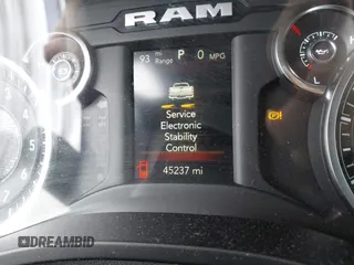 2020 Ram 1500 Big Horn z VIN 1C6RRFFG0LN334919, wystawiony jako IAAI lot #41916766 z przebiegiem 45 237 mil mil oraz . Historia ofert i sprzedaży dostępna na DreamBid. Obrazek 16.