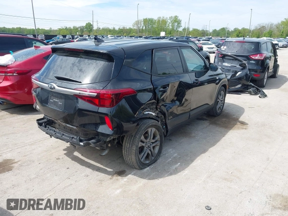 2021 Kia Seltos LX z VIN KNDEPCAA3M7071555, wystawiony jako IAAI lot #42210777 z przebiegiem 51 888 mil mil oraz . Historia ofert i sprzedaży dostępna na DreamBid. Obrazek 4.