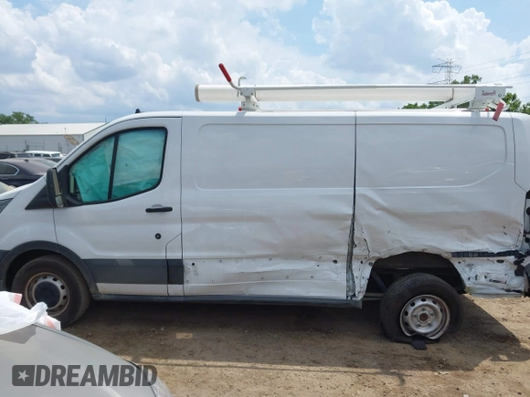 2024 Ford Transit Cargo with VIN 1FTBR1Y89RKA01132, listed as a IAAI auction lot 42668811 with 31,666 mi miles and . Bid and sale history available at DreamBid. Image 14.