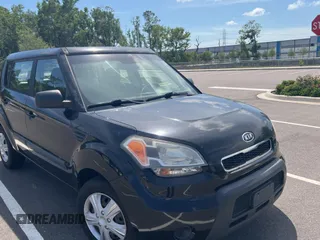 2011 Kia Soul with VIN KNDJT2A10B7230503, listed as a Copart auction lot 51638295 with 124,500 mi miles and Clean Title. Bid and sale history available at carsss.com. Image 1.