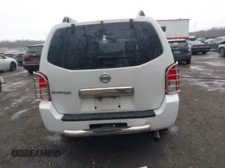 2005 Nissan Pathfinder SE with VIN 5N1AR18U15C734896, listed as a IAAI auction lot 41038342 with 188,910 mi miles. Bid and sale history available at carsss.com. Image 16.