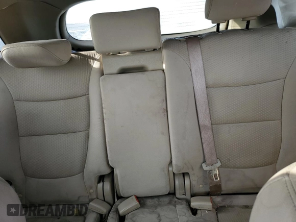 2013 Kia Sorento LX z VIN 5XYKTCA66DG423668, wystawiony jako Copart lot #43718905 z przebiegiem 201 892 mil mil oraz Szkoda całkowita • Salvage title. Historia ofert i sprzedaży dostępna na DreamBid. Obrazek 10.