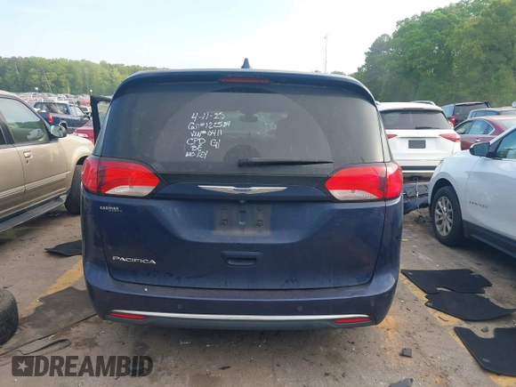 2019 Chrysler Pacifica Touring Plus z VIN 2C4RC1FG5KR550411, wystawiony jako IAAI lot #42066955 z przebiegiem 121 505 mil mil oraz . Historia ofert i sprzedaży dostępna na DreamBid. Obrazek 16.