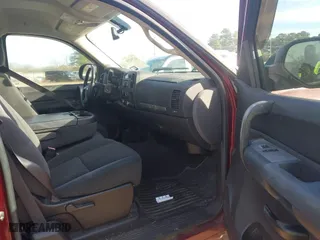 2008 Chevrolet Silverado 1500 LT w/1LT with VIN 1GCEC19J68Z100996, listed as a IAAI auction lot 41704750 with 127,463 mi miles. Bid and sale history available at carsss.com. Image 5.