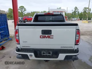 2018 GMC Canyon 4WD Denali with VIN 1GTP6EE16J1171424, listed as a IAAI auction lot 41397106 with 105,922 mi miles. Bid and sale history available at carsss.com. Image 17.