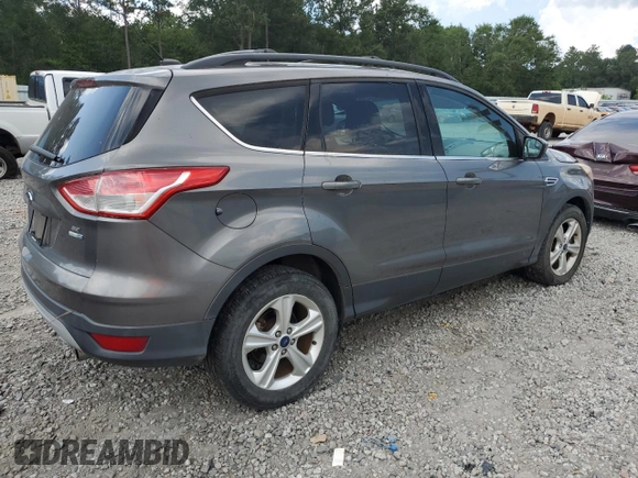2013 Ford Escape SE z VIN 1FMCU9GX3DUB89486, wystawiony jako Copart lot #62277105 z przebiegiem 108 360 mil mil oraz Czysty tytuł • Clean title. Historia ofert i sprzedaży dostępna na DreamBid. Obrazek 3.