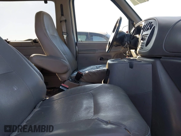 2001 Ford Econoline Passenger XL with VIN 1FBSS31L81HA60287, listed as a IAAI auction lot 41770643 with 228,797 mi miles and . Bid and sale history available at DreamBid. Image 5.