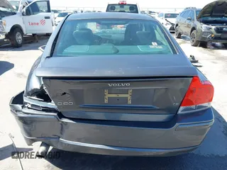2006 Volvo S60 2.4L Turbo with VIN YV1RS547662555872, listed as a IAAI auction lot 41725749 with 137,641 mi miles. Bid and sale history available at carsss.com. Image 16.