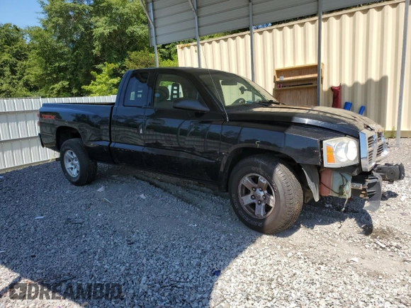 2006 Dodge Dakota SLT z VIN 1D7HE42N36S523634, wystawiony jako Copart lot #62717474 z przebiegiem 72 295 mil mil oraz Szkoda całkowita • Salvage title. Historia ofert i sprzedaży dostępna na DreamBid. Obrazek 4.