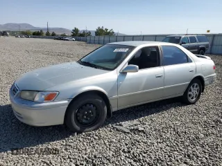 2000 Toyota Camry LE z VIN JT2BF28KXY0285903, wystawiony jako Copart lot #59813135 z przebiegiem 207 685 mil mil oraz Czysty tytuł • Clean title. Historia ofert i sprzedaży dostępna na DreamBid. Obrazek 1.