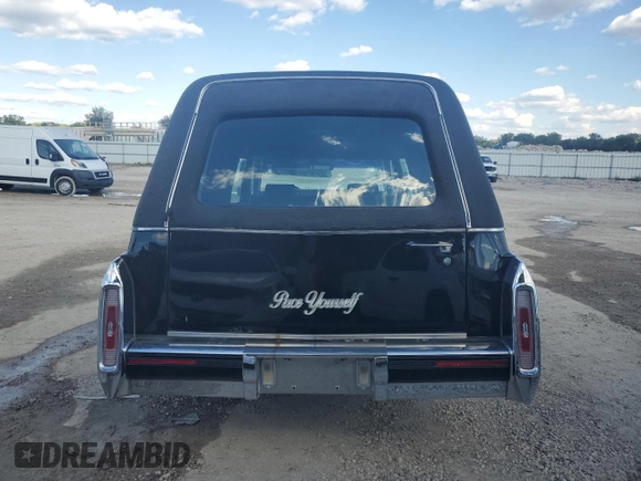 1992 Cadillac Brougham z VIN 1G6DW54E9NR713312, wystawiony jako Copart lot #71659794 z przebiegiem 41 467 mil mil oraz Tytuł czysty. Historia ofert i sprzedaży dostępna na DreamBid. Obrazek 6.