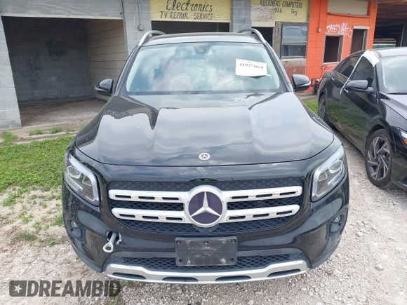2020 Mercedes-Benz GLB 250 z VIN W1N4M4GB7LW051185, wystawiony jako IAAI lot #41927664 z przebiegiem 48 494 mil mil oraz . Historia ofert i sprzedaży dostępna na DreamBid. Obrazek 12.